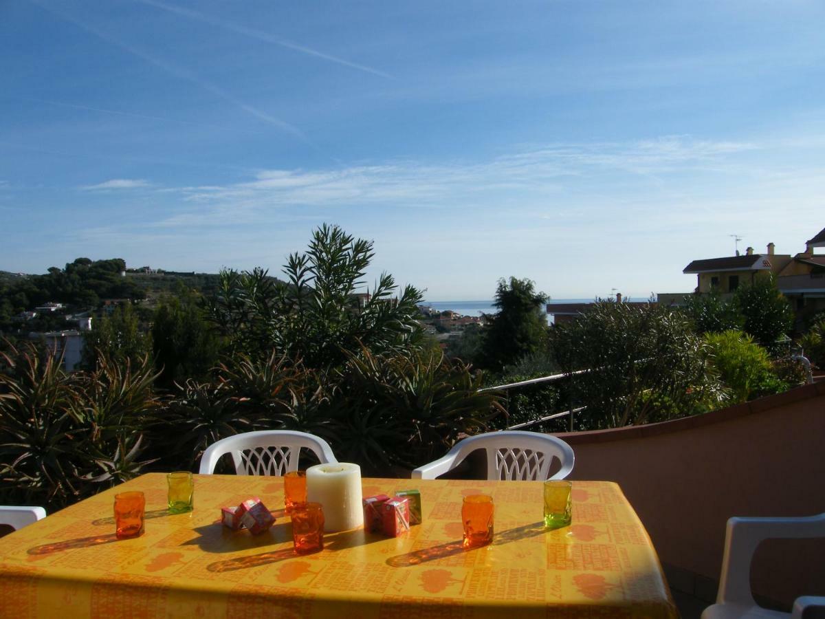 Casa di RINO Villa San Lorenzo al Mare Bagian luar foto