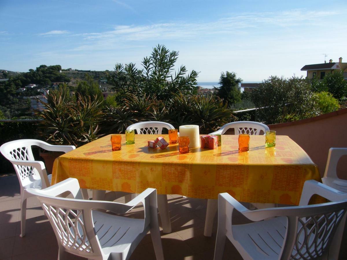 Casa di RINO Villa San Lorenzo al Mare Bagian luar foto